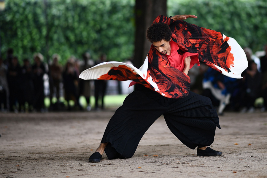 Issey Miyake İlkbahar/Yaz 2020 Erkek koleksiyonu