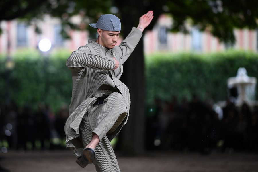 Issey Miyake İlkbahar/Yaz 2020 Erkek koleksiyonu