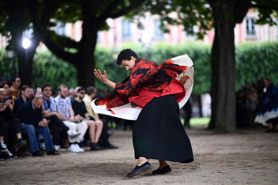 Issey Miyake İlkbahar/Yaz 2020 Erkek koleksiyonu