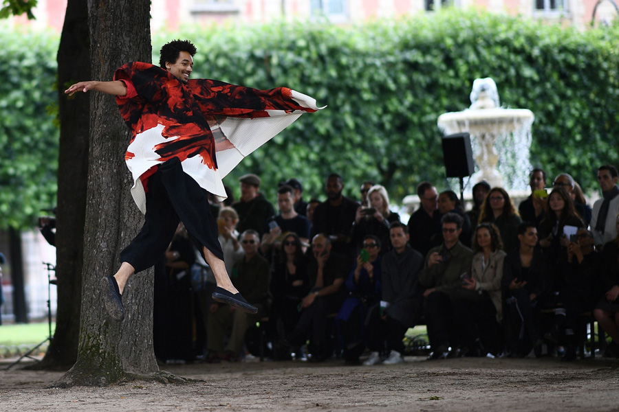 Issey Miyake İlkbahar/Yaz 2020 Erkek koleksiyonu