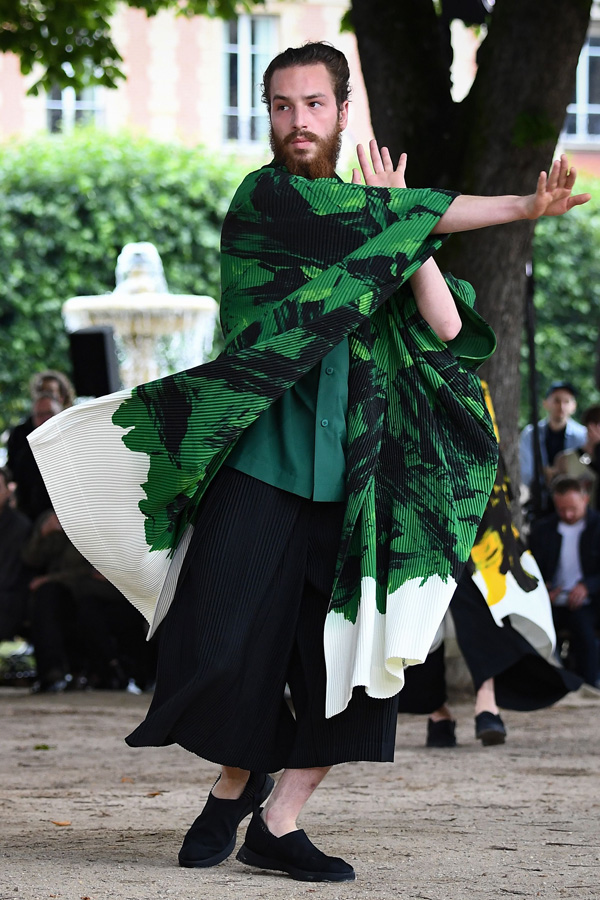 Issey Miyake İlkbahar/Yaz 2020 Erkek koleksiyonu