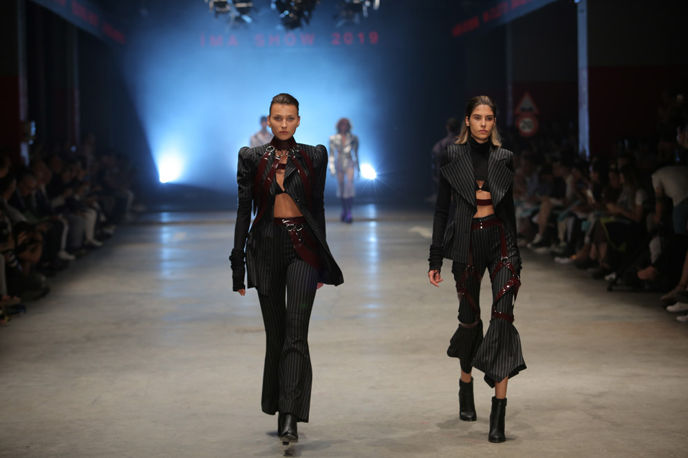 İstanbul Moda Akademisi öğrencilerinden dev moda şovu