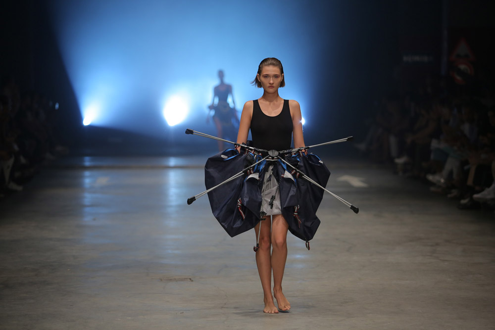 İstanbul Moda Akademisi öğrencilerinden dev moda şovu