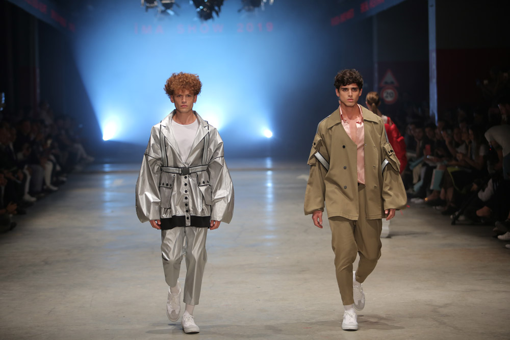 İstanbul Moda Akademisi öğrencilerinden dev moda şovu