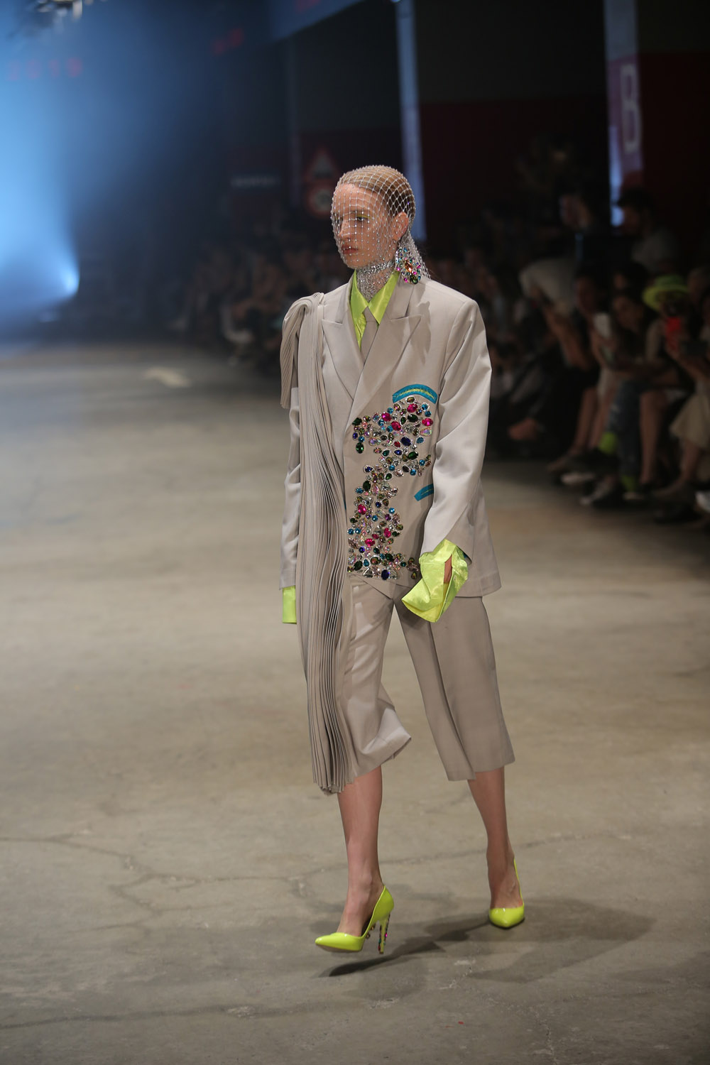 İstanbul Moda Akademisi öğrencilerinden dev moda şovu