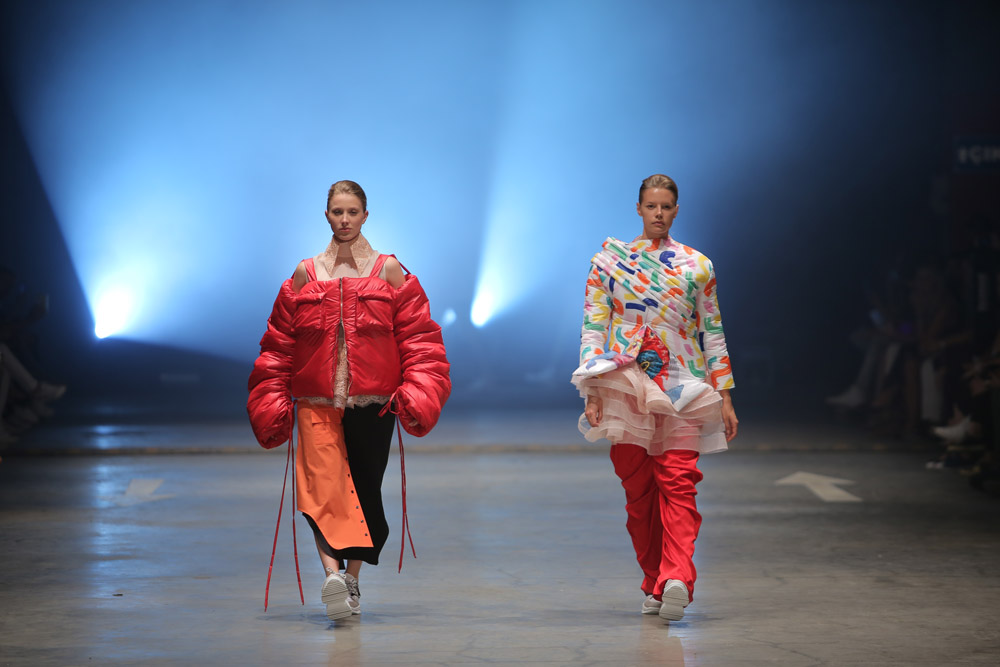 İstanbul Moda Akademisi öğrencilerinden dev moda şovu