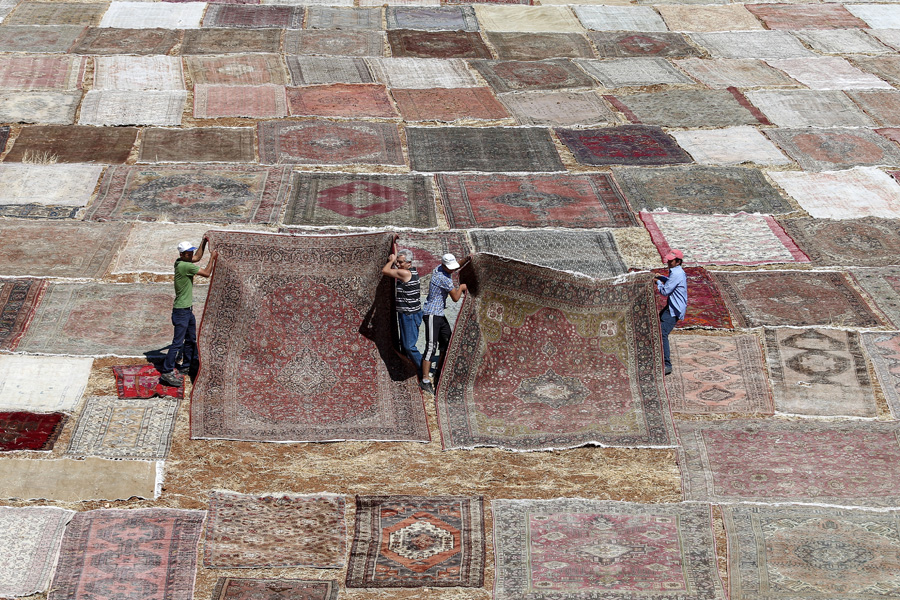 'Halı tarlaları'nın göz alıcı şöleni