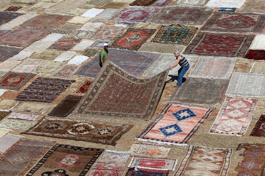 'Halı tarlaları'nın göz alıcı şöleni
