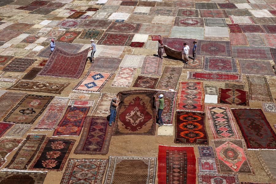 'Halı tarlaları'nın göz alıcı şöleni