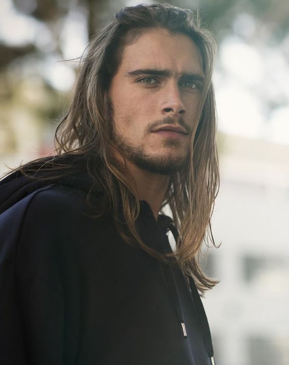 2019’un en beğenilen uzun erkek saç modelleri