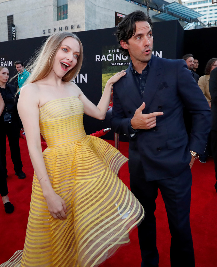 Amanda Seyfried ve Milo Ventimiglia galada rol arkadaşları köpeklerle