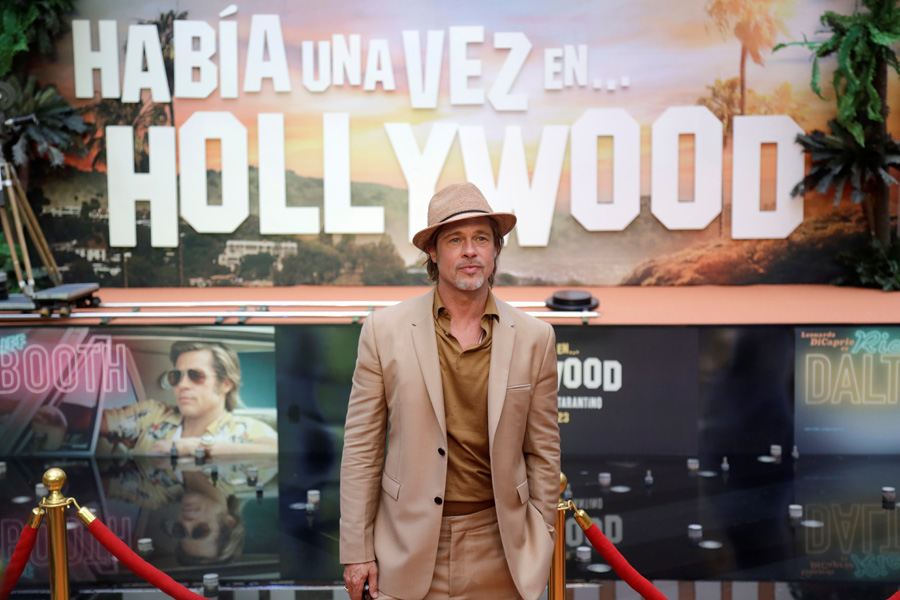 Brad Pitt Meksika galasında tek başına