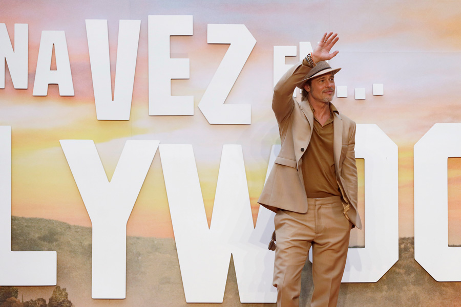 Brad Pitt Meksika galasında tek başına