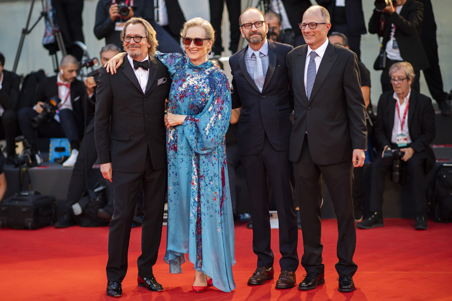 The Laundromat filminin Venedik prömiyeri yapıldı