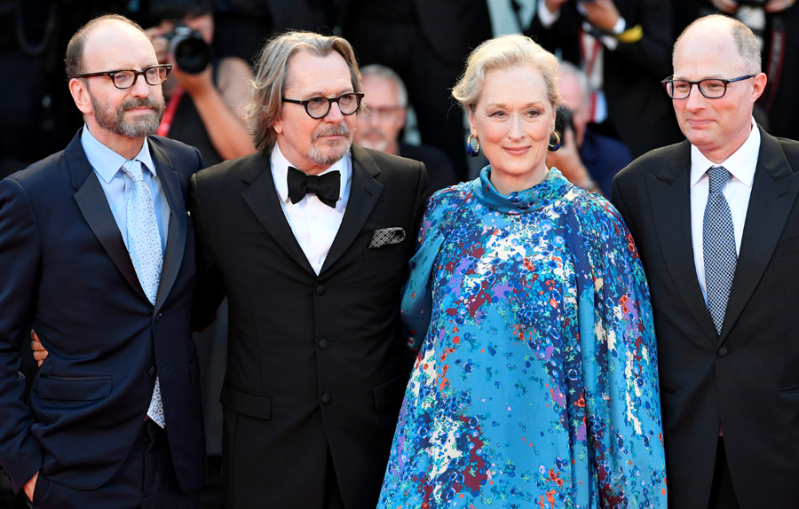 The Laundromat filminin Venedik prömiyeri yapıldı