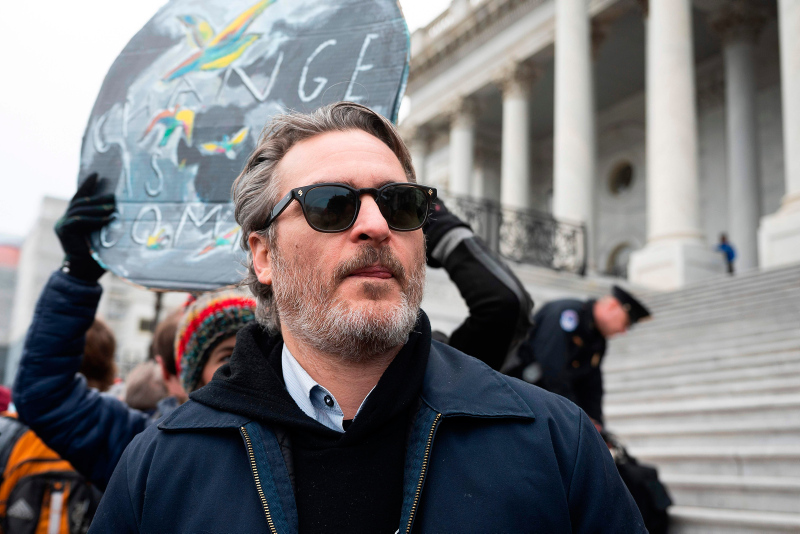 Joaquin Phoenix neden göz altına alındı?