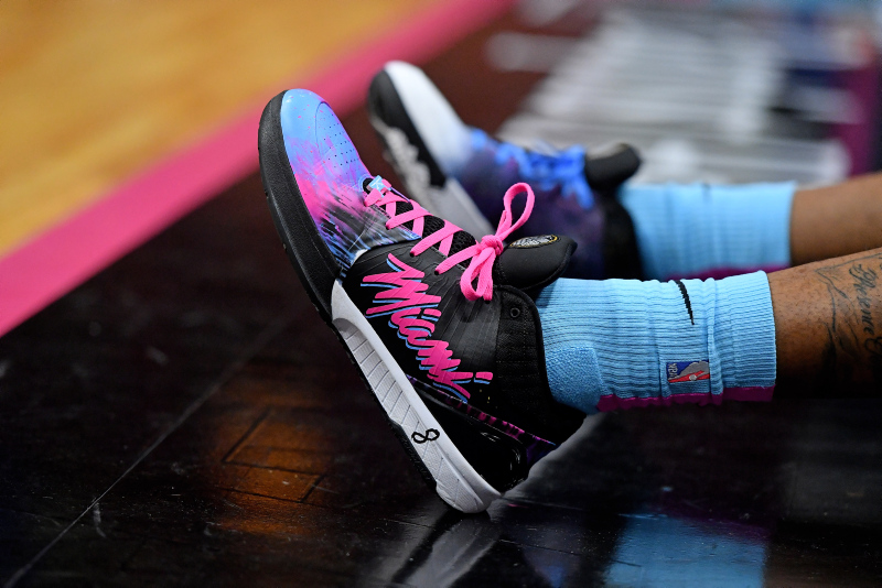 Kobe Bryant ayakkabıları artık satılmayacak mı?