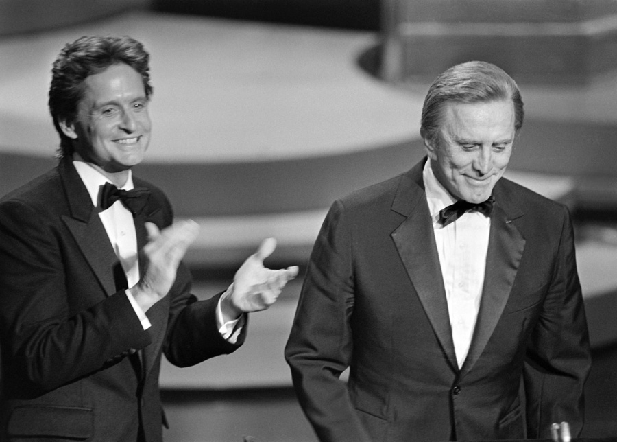 Hollywood efsanesi Kirk Douglas hayatını kaybetti