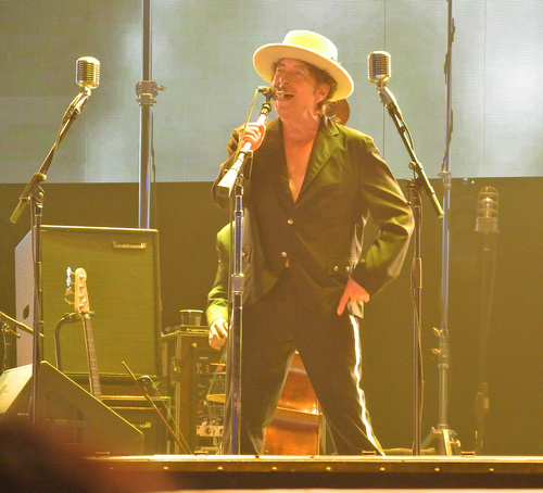 Bob Dylan’dan yeni şarkı sürprizi!