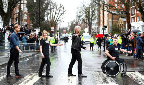 Prens Harry ile Bon Jovi’den “Unbroken” şarkısı!