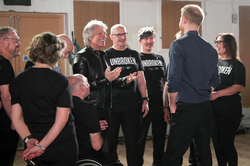 Prens Harry ile Bon Jovi’den “Unbroken” şarkısı!