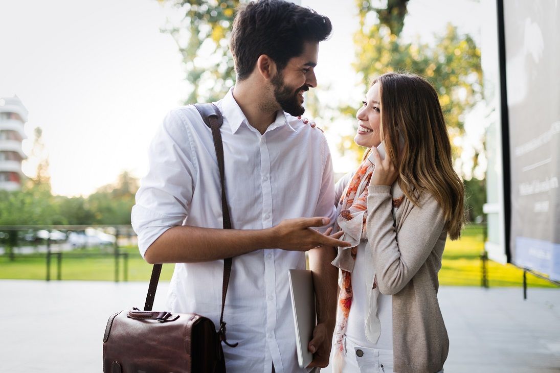 Aşık erkek kendini belli eder