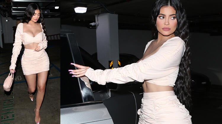 Kylie Jenner pembe Rolls Royce'una kavuştu