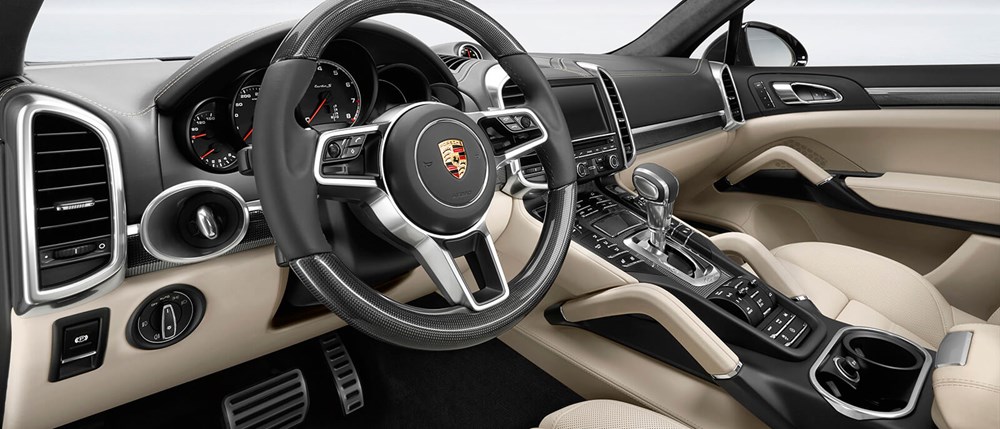 Cristiano Ronaldo dünyanın en pahalı arabasını aldı