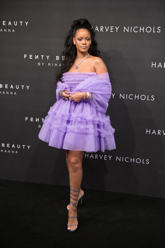 Rihanna Beyrut için bağış topluyor