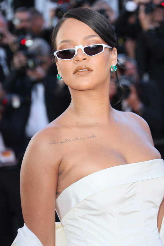 Rihanna Beyrut için bağış topluyor