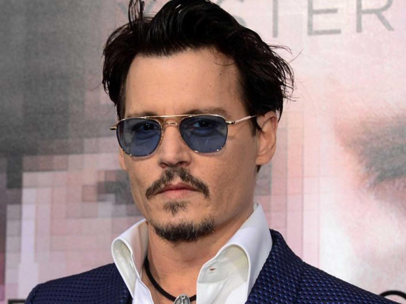 Robert Downey Jr ve Johnny Depp Sherlock Holmes 3'te buluşuyor