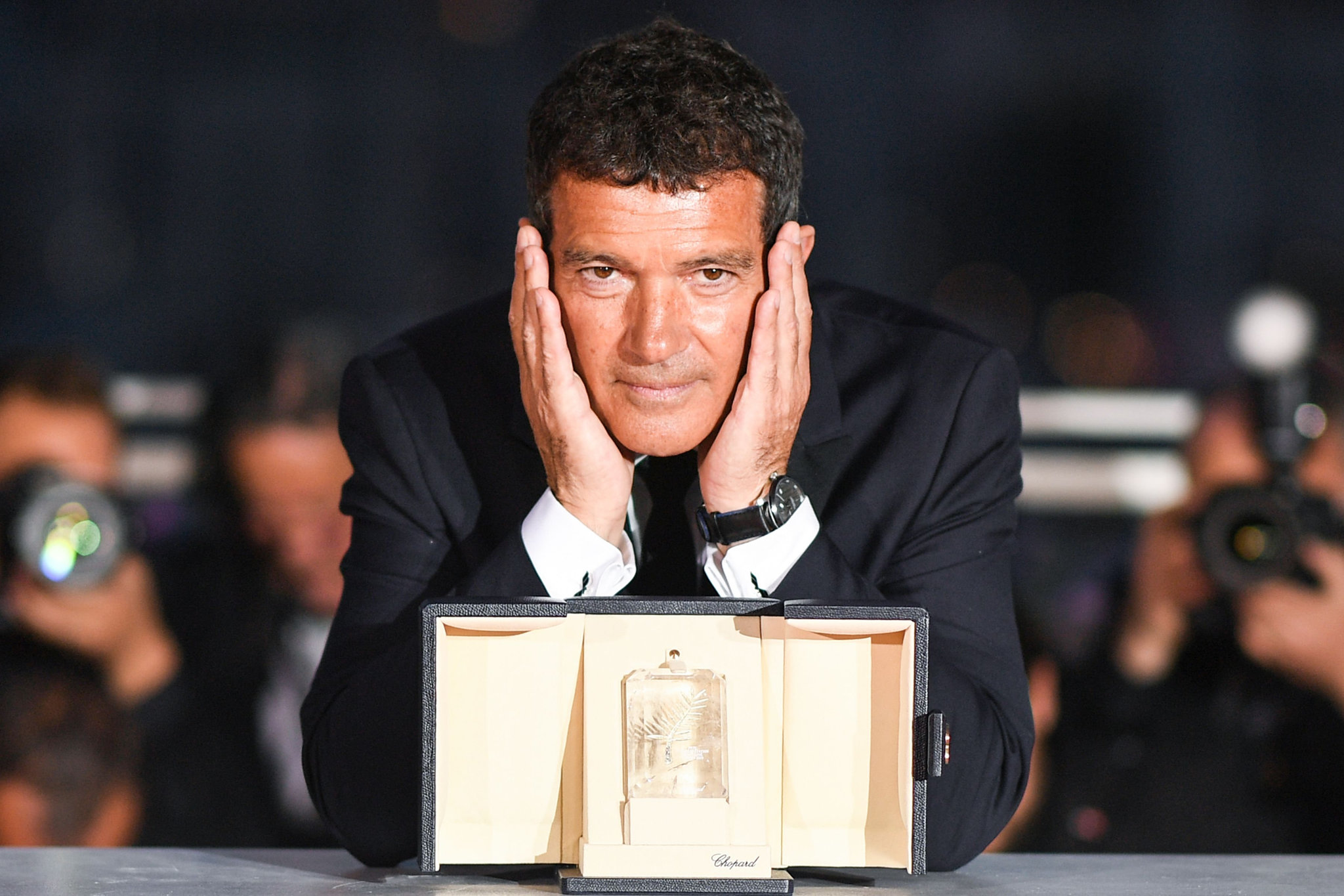 Antonio Banderas corona virüsü yendi