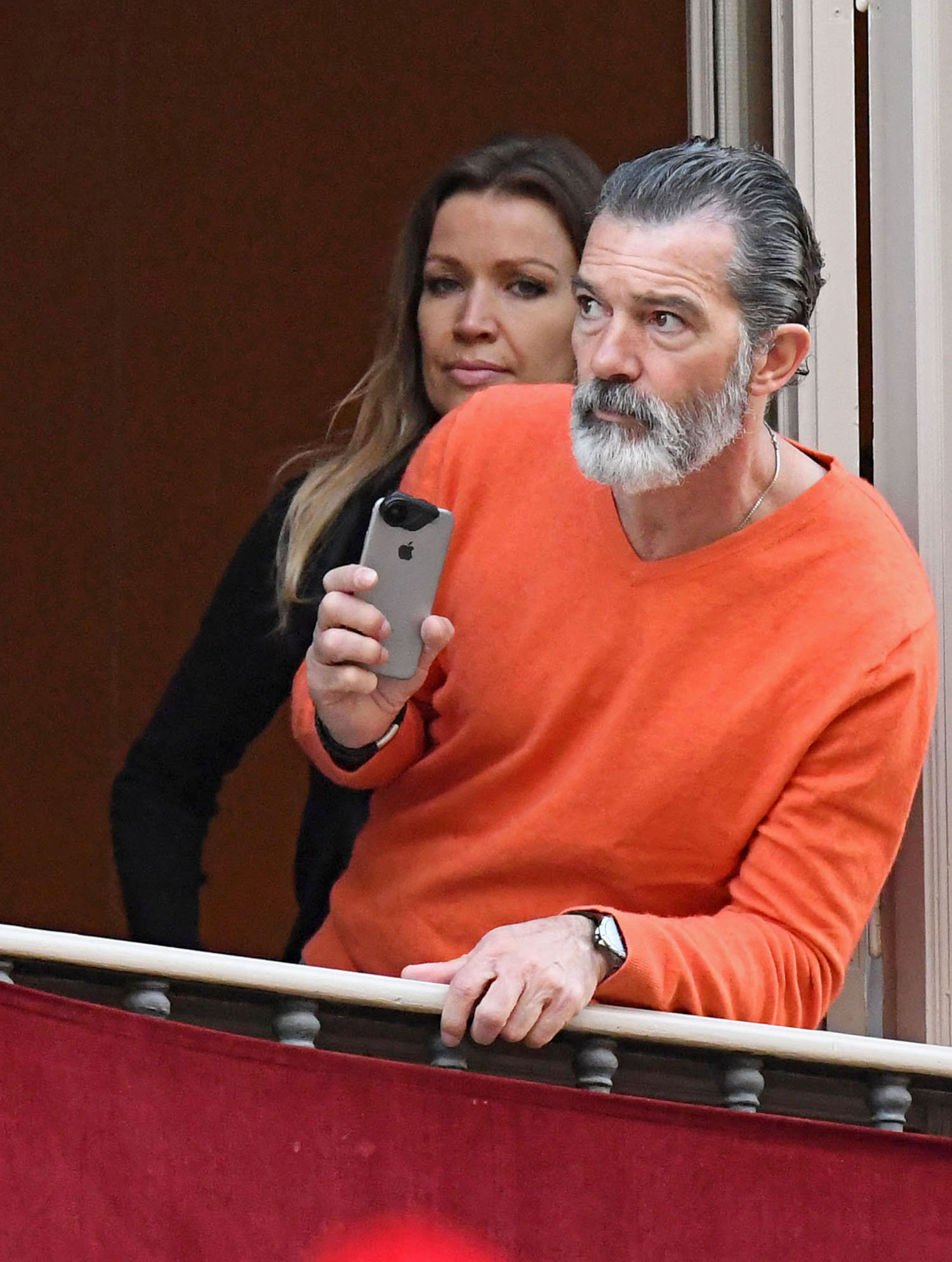 Antonio Banderas corona virüsü yendi