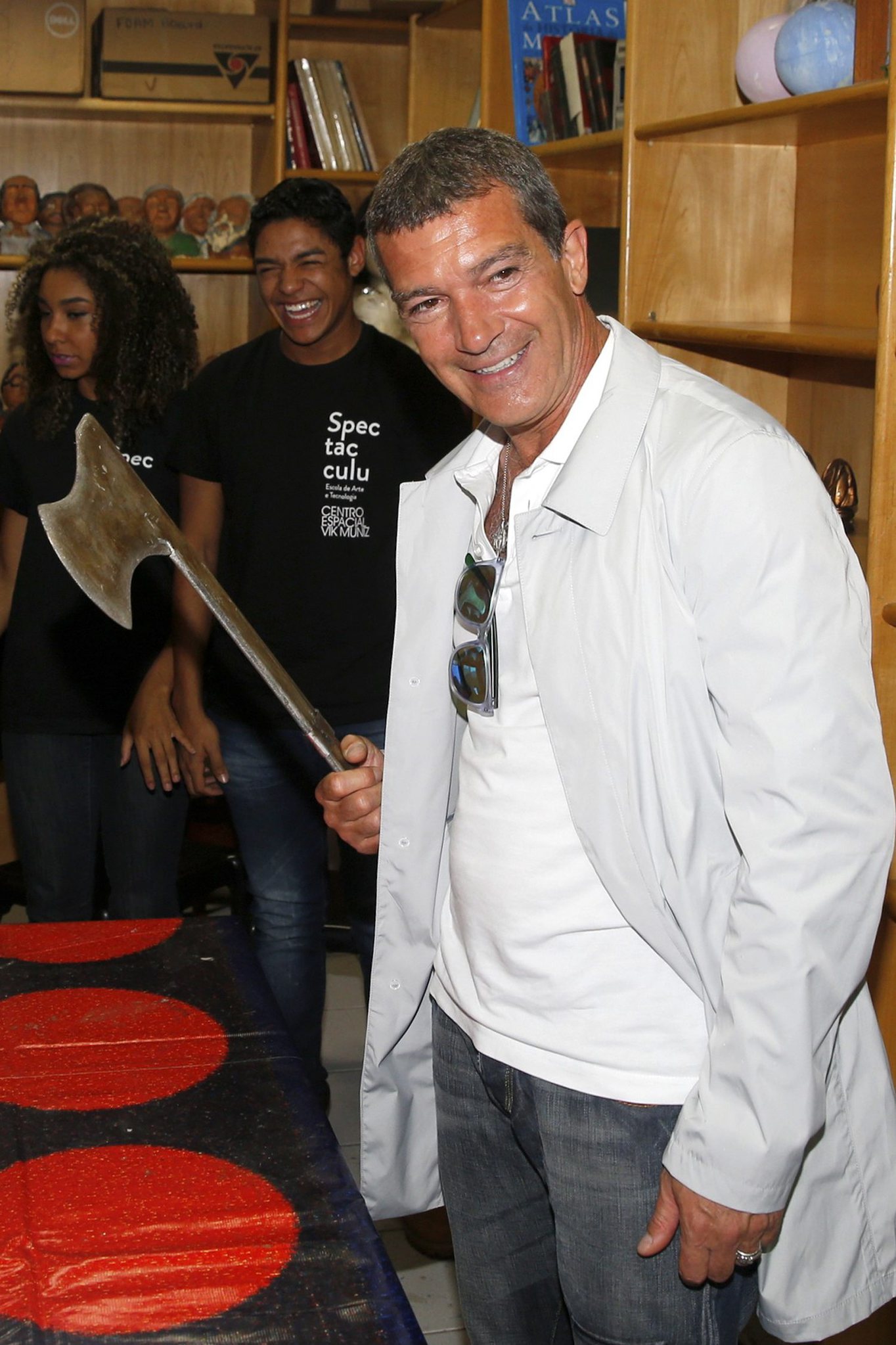 Antonio Banderas corona virüsü yendi