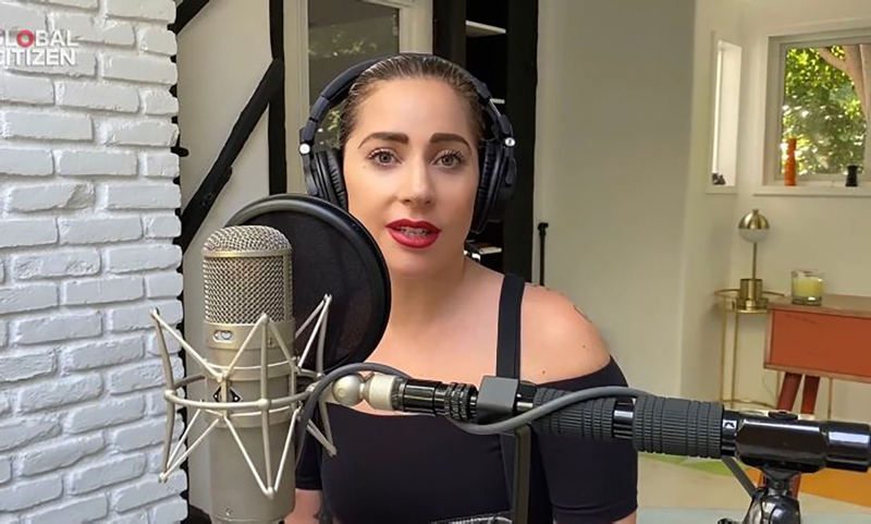 Lady Gaga MTV Video Müzik Ödülleri’ne buz dolu küvette hazırlanıyor