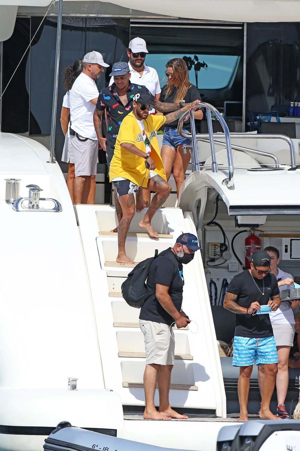 Neymar soluğu Ibiza'da aldı