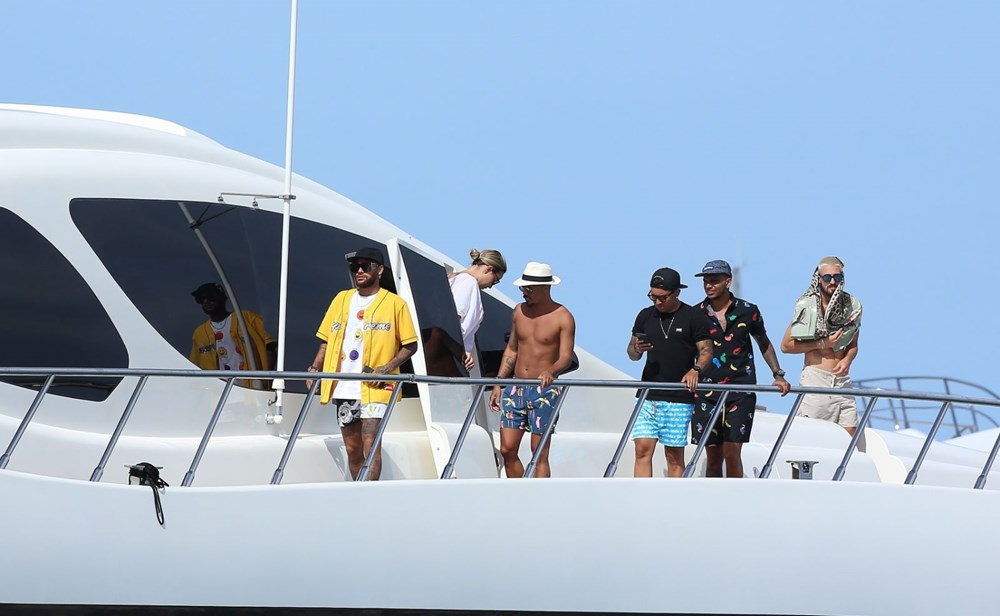 Neymar soluğu Ibiza'da aldı