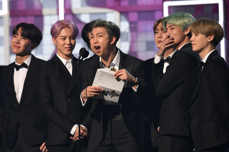 BTS Billboard 200 listesinde zirveden inmiyor