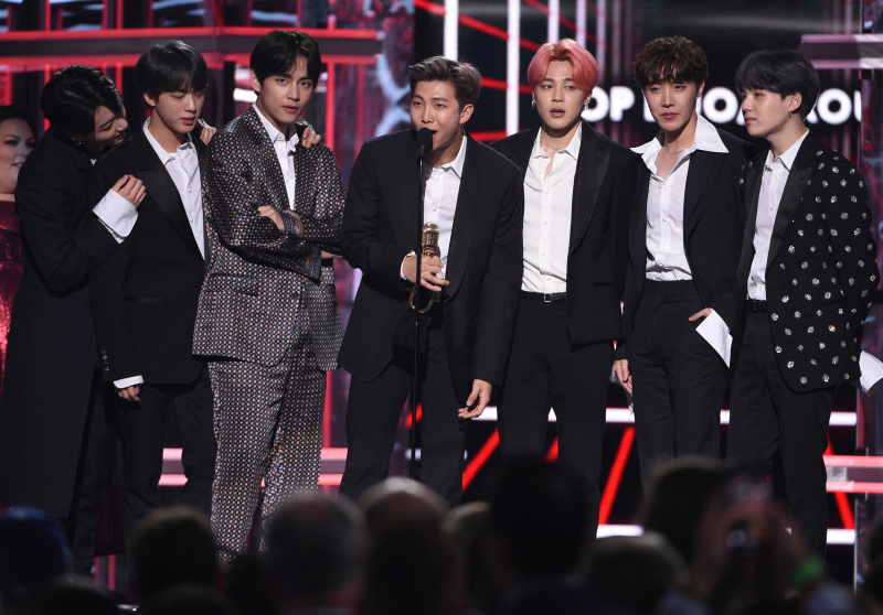 BTS Billboard 200 listesinde zirveden inmiyor