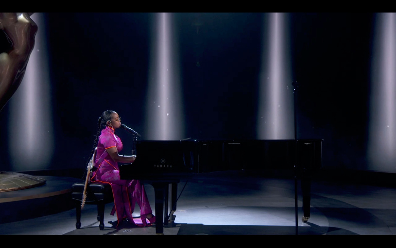 2020 Emmy Ödüllerine bulaşık eldiveni damga vurdu