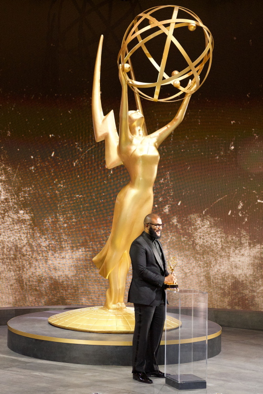 2020 Emmy Ödüllerine bulaşık eldiveni damga vurdu