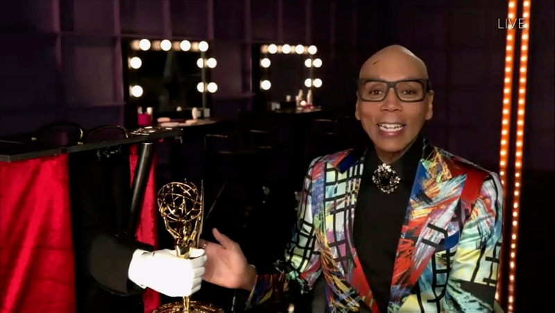 2020 Emmy Ödüllerine bulaşık eldiveni damga vurdu