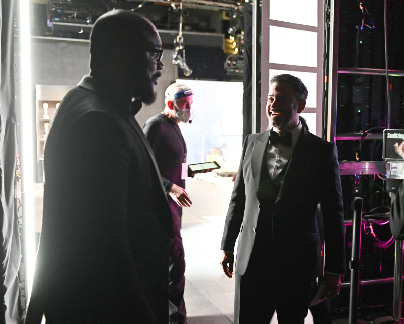 2020 Emmy Ödüllerine bulaşık eldiveni damga vurdu