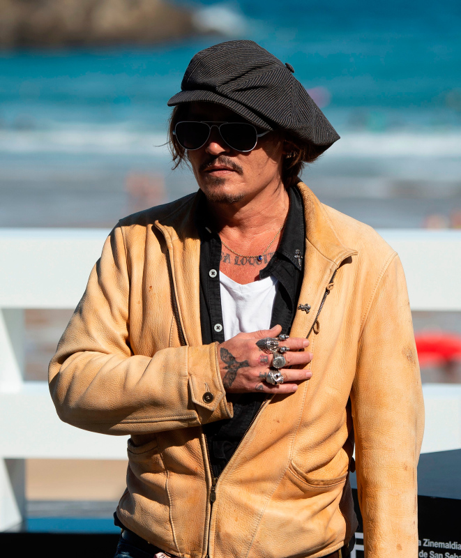 Johnny Depp: ''Kendinizi asla bir Hollywood ünlüsü olarak görmeyin''