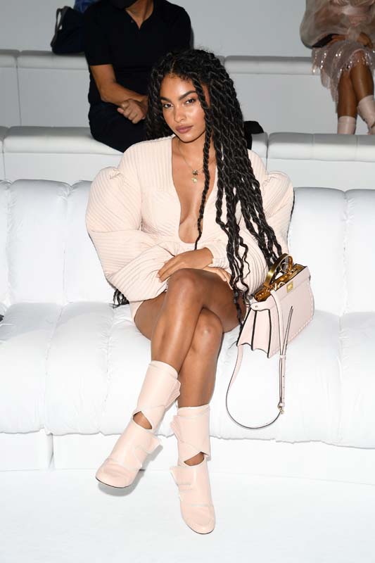 FENDI İlkbahar/Yaz 2021 defilesinde yıldız geçidi