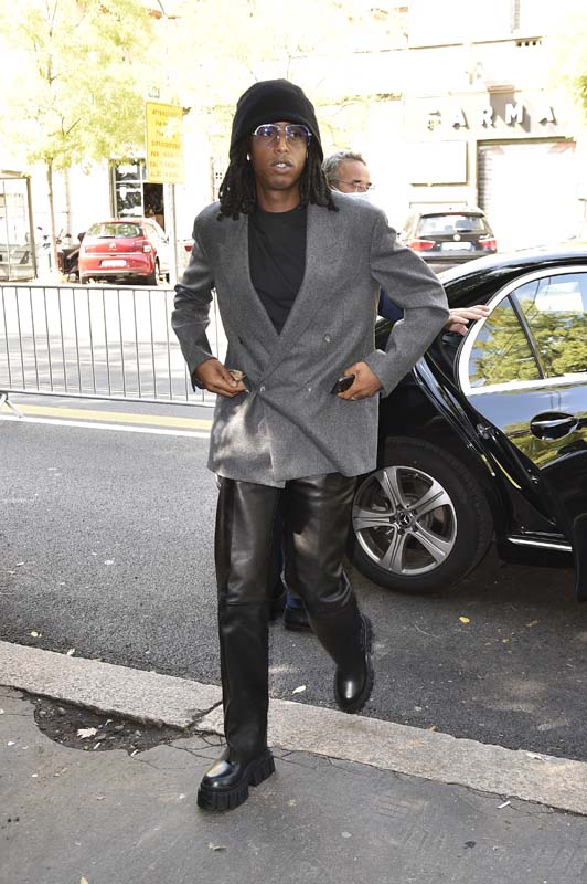 FENDI İlkbahar/Yaz 2021 defilesinde yıldız geçidi