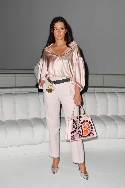 FENDI İlkbahar/Yaz 2021 defilesinde yıldız geçidi