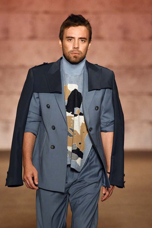 Emre Erdemoğlu A/W 21 Koleksiyonu: Beni Bağrına Bas