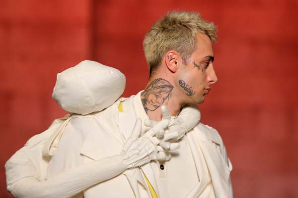 Emre Erdemoğlu A/W 21 Koleksiyonu: Beni Bağrına Bas