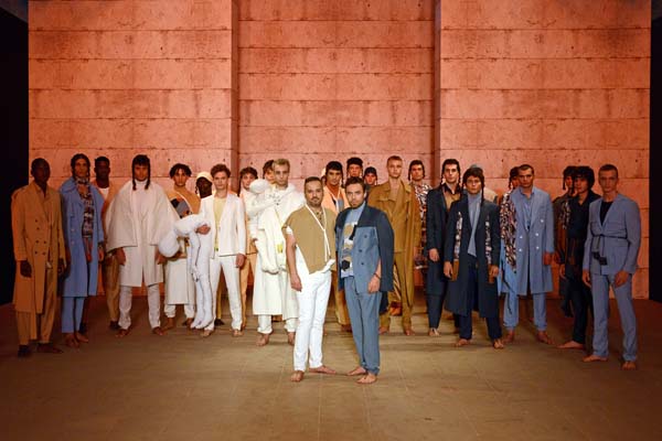 Emre Erdemoğlu A/W 21 Koleksiyonu: Beni Bağrına Bas